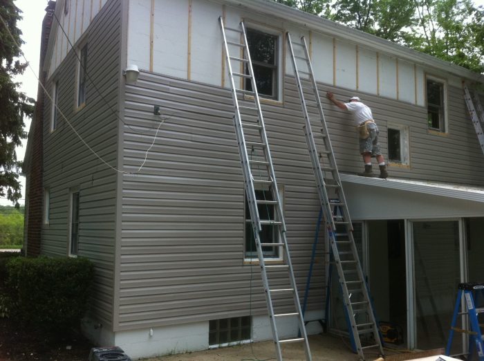 Siding installation contractor